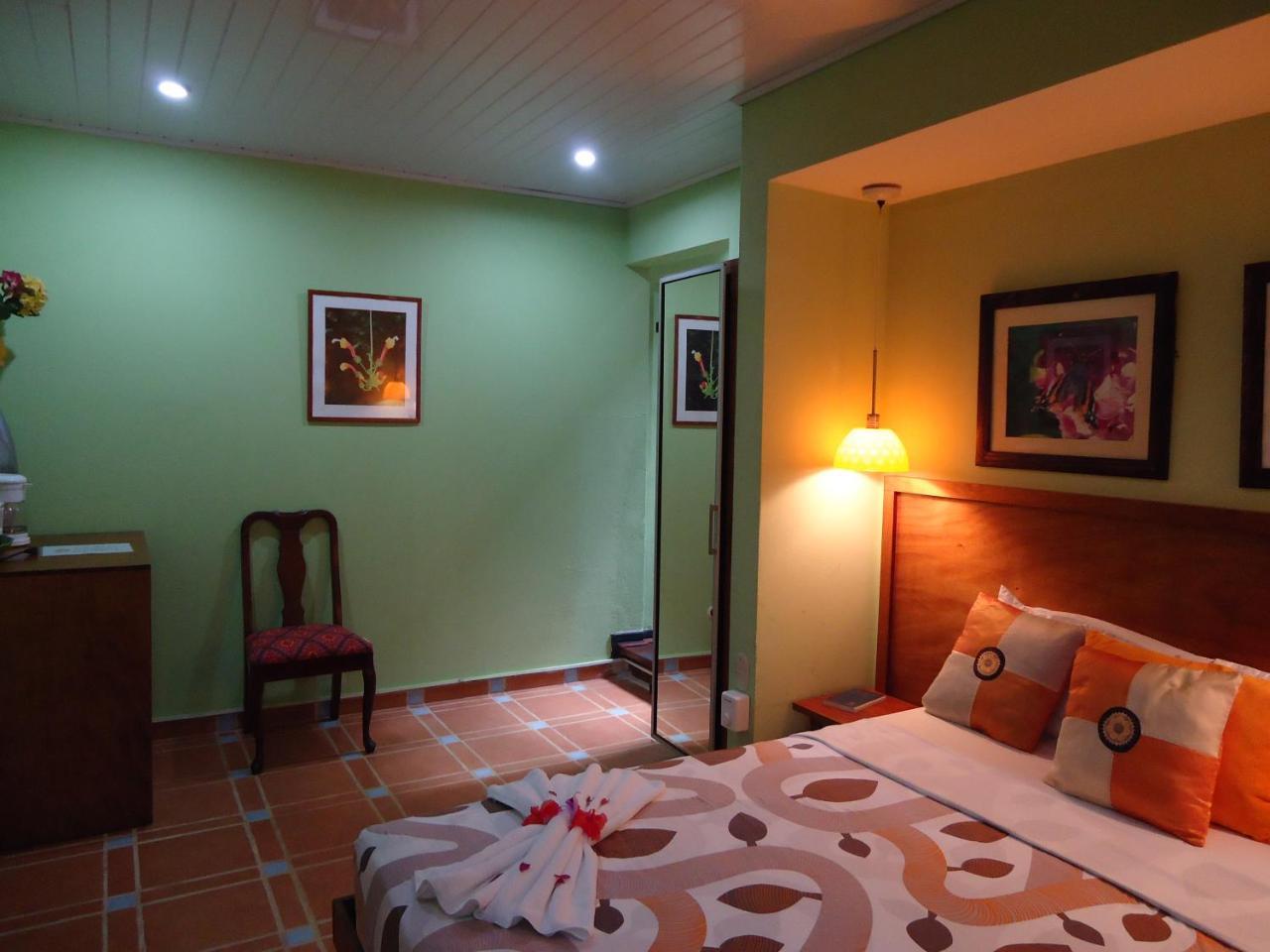 Hotel Mandarina Quepos Exterior foto