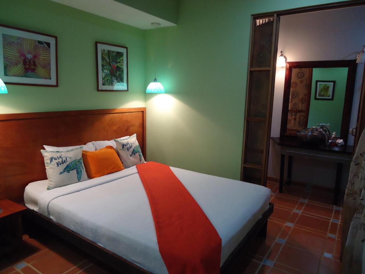 Hotel Mandarina Quepos Exterior foto